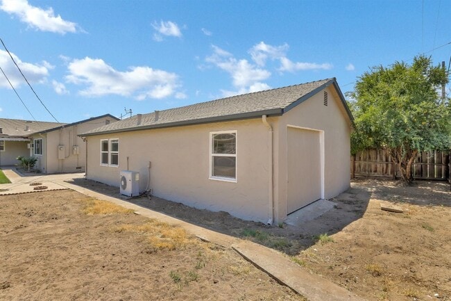 property at 525 N Grant Ave