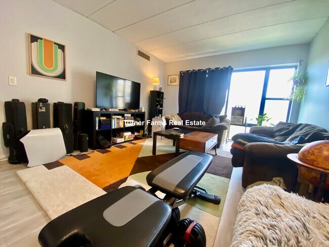 599 Cambridge St, Unit 403