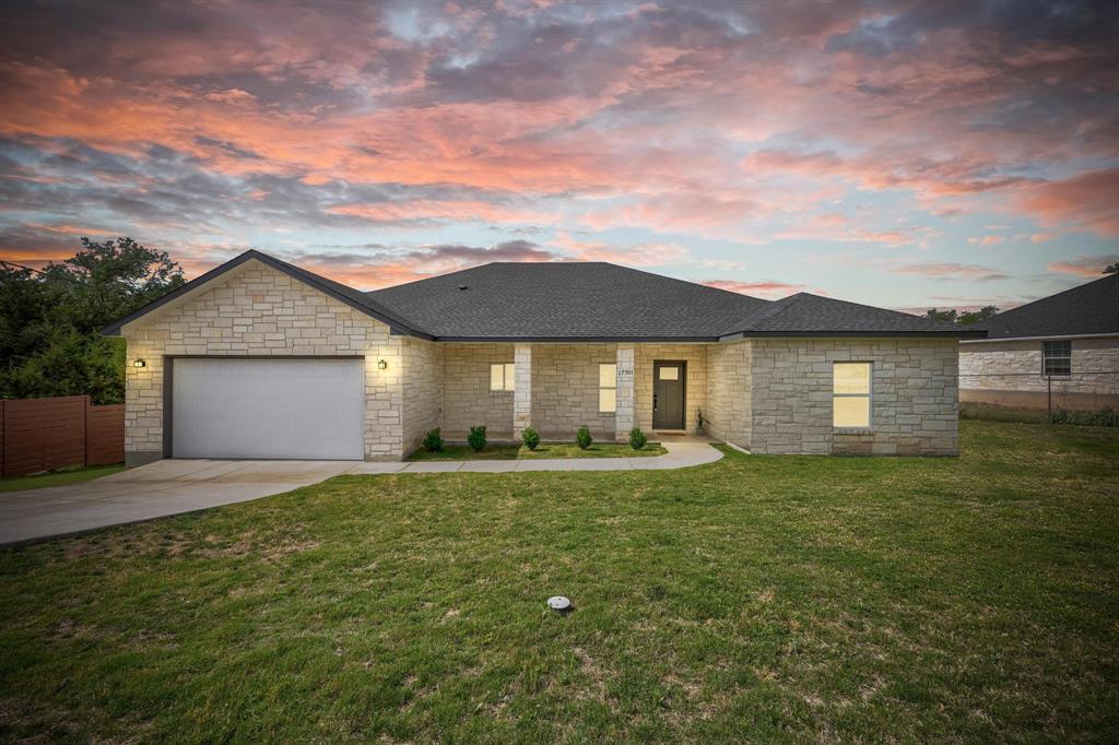 17701 Village Dr in Dripping Springs, TX - Building Photo