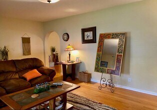285 S Santa Anita Ave in Pasadena, CA - Building Photo - Building Photo
