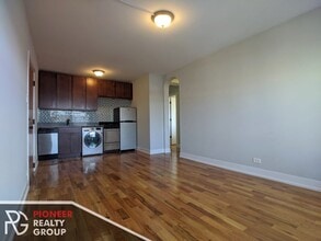510 W Arlington Pl, Unit 4 in Chicago, IL - Building Photo - Building Photo