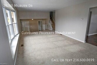 26260 Milburn Dr in Bedford, OH - Building Photo - Building Photo