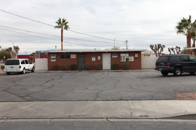 255 N Decatur Blvd in Las Vegas, NV - Building Photo - Building Photo