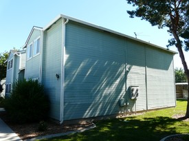 1716 S Eagleson Rd in Boise, ID - Foto de edificio - Building Photo