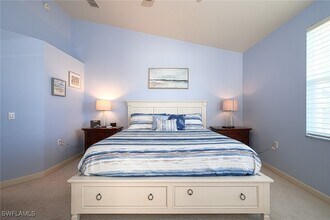 3058 Driftwood Way in Naples, FL - Foto de edificio - Building Photo