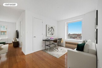 41-18 Crescent St in Queens, NY - Building Photo - Building Photo
