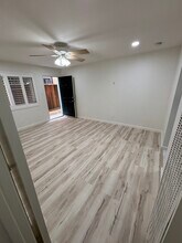 215 Covina Ave, Unit 1 in Long Beach, CA - Foto de edificio - Building Photo