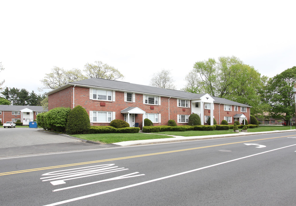 Country Meadows in Ludlow, MA - Building Photo