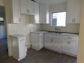 417 E Elmwood Ave in Burbank, CA - Building Photo - Building Photo
