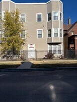 1500 E 73rd St in Chicago, IL - Building Photo
