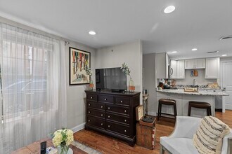 297 D St in Boston, MA - Building Photo - Building Photo