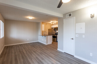 The Clifford in Mesa, AZ - Building Photo - Interior Photo