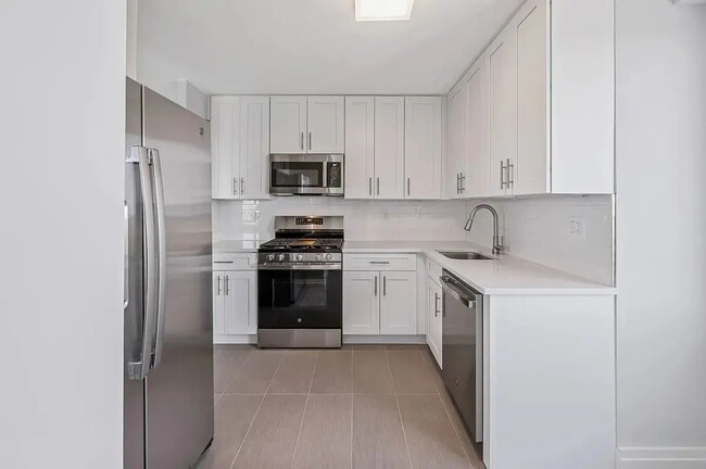 3333 Henry Hudson Pkwy in Bronx, NY - Building Photo - Building Photo