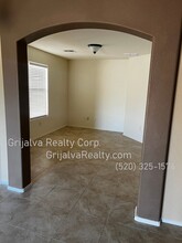 7804 S Hidden Places Loop in Tucson, AZ - Building Photo - Building Photo