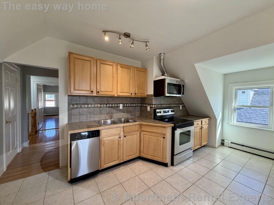 8 Marbury Terrace in Boston, MA - Building Photo
