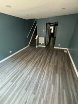 8212 S Dobson Ave in Chicago, IL - Building Photo