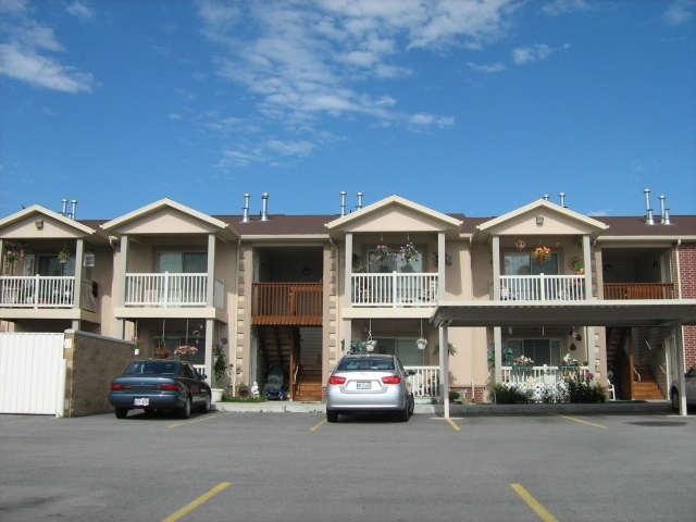 Jordan River Apartments in West Jordan, UT - Foto de edificio - Building Photo