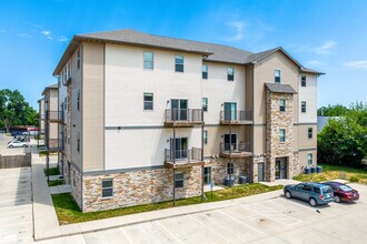 The Heights at Lincoln Swing in Ames, IA - Building Photo - Building Photo