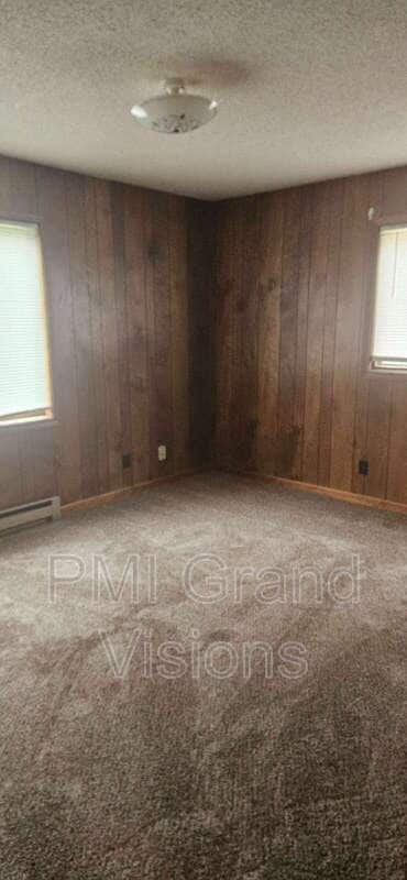 955 4th St in Charleston, IL - Building Photo - Building Photo