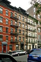 433 W 54th St in New York, NY - Building Photo