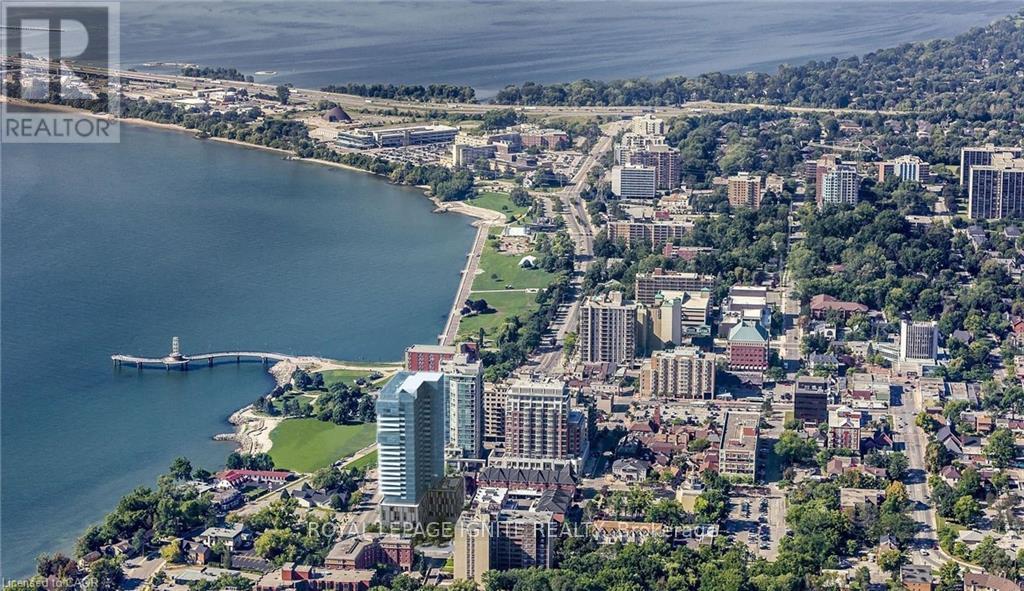 370 Martha St in Burlington, ON - Building Photo