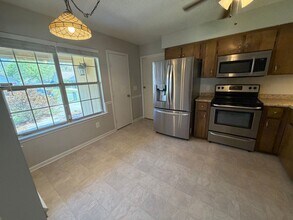 812 Ridgewood Way in Hinesville, GA - Building Photo - Building Photo