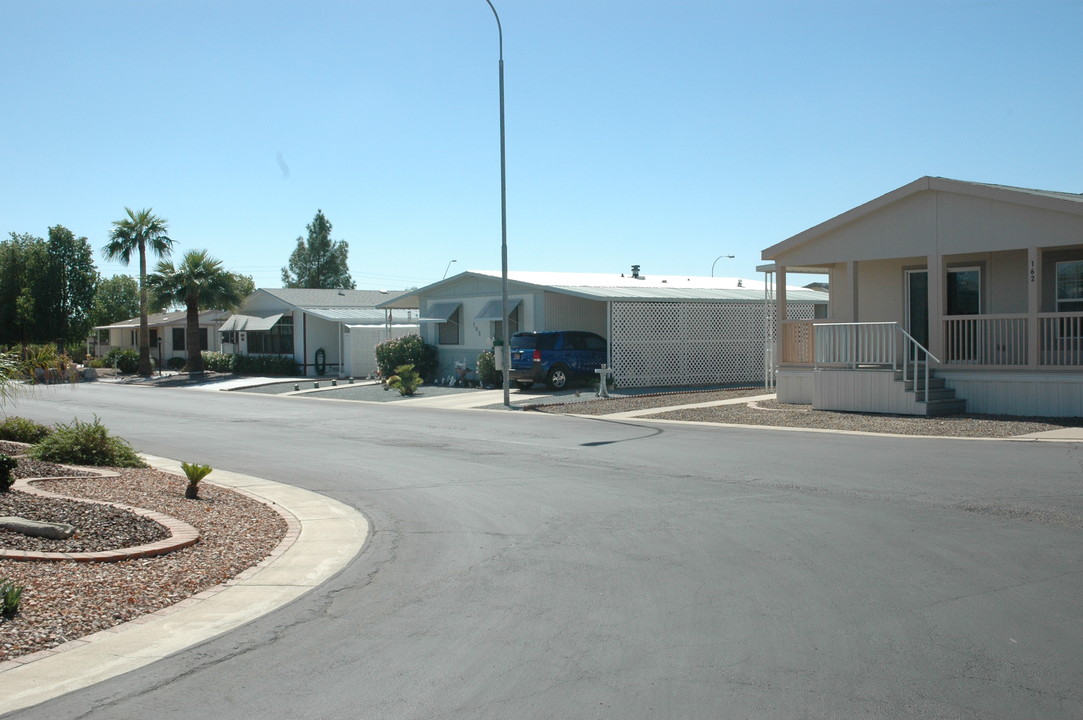 Mountain View in Mesa, AZ - Building Photo