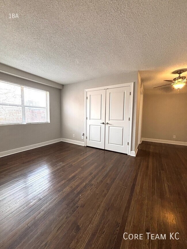 4445 Terrace St-Unit -4445-203 in Kansas City, MO - Building Photo - Building Photo