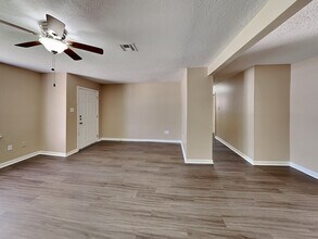 407 Harold Ln in Baytown, TX - Building Photo - Building Photo
