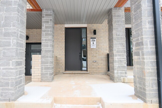 1282 Dempster Ln in Oakville, ON - Building Photo - Building Photo