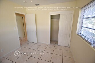 1100 NE 166th St in North Miami Beach, FL - Building Photo - Building Photo