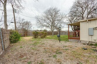 9621 Rustown Dr in Dallas, TX - Building Photo - Building Photo