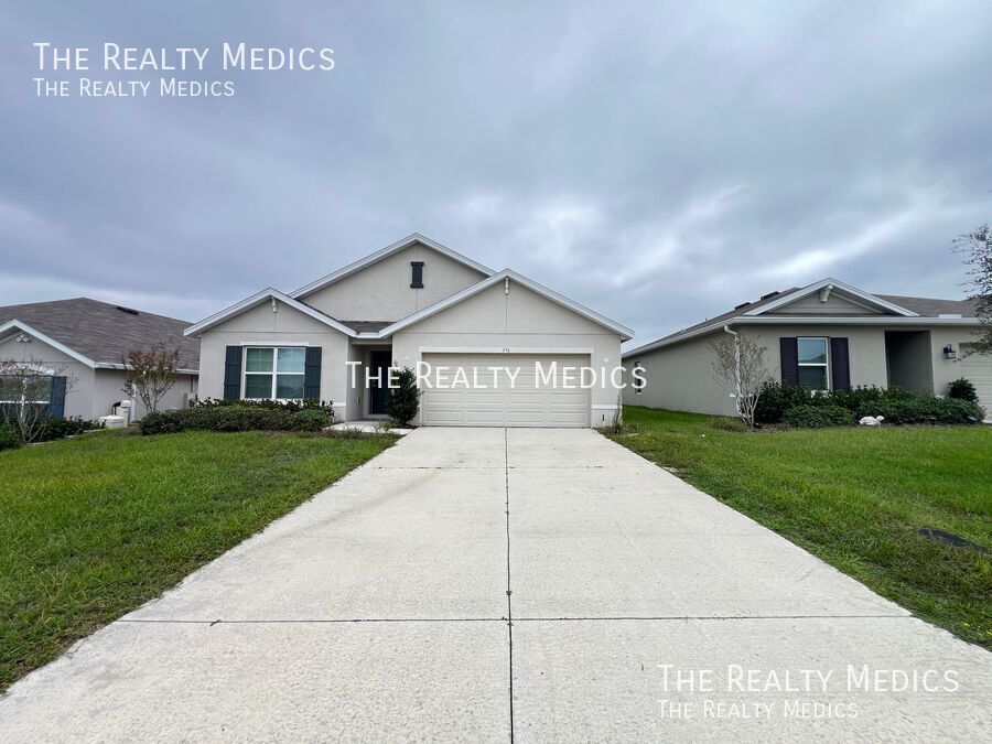 556 W Twisted Oaks Dr in Beverly Hills, FL - Building Photo