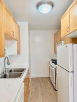 808-812 Westmount Dr in West Hollywood, CA - Building Photo