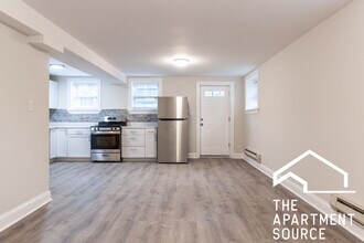 852 W George St, Unit G in Chicago, IL - Building Photo - Building Photo