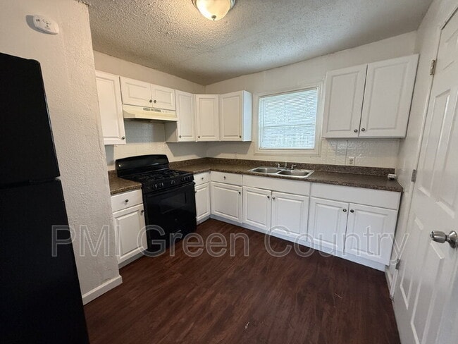 5926 N Frankfort Ave in Tulsa, OK - Building Photo - Building Photo