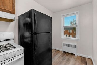 3706 W Franklin St in Baltimore, MD - Building Photo - Building Photo