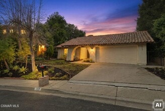 822 Rim Crest Dr in Westlake Village, CA - Building Photo - Building Photo