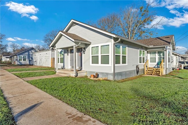 2601 McFerrin Ave in Waco, TX - Building Photo - Building Photo