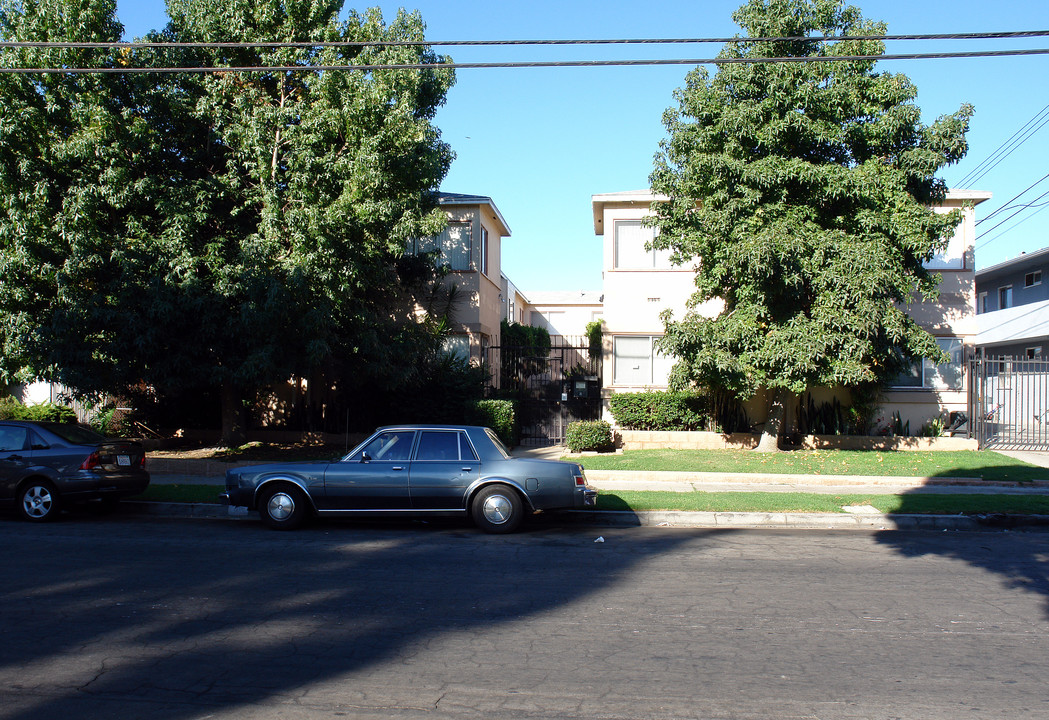 813 N Inglewood Ave in Inglewood, CA - Building Photo