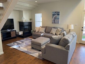 142 Monterey Blvd in Hermosa Beach, CA - Building Photo - Building Photo
