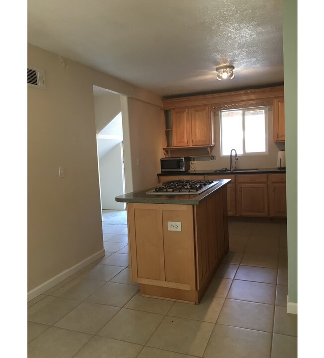 12926 Avenue 336, Unit 1 in Visalia, CA - Building Photo