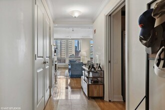 55 E Erie St in Chicago, IL - Building Photo - Building Photo