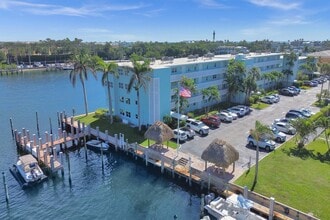 2772 NE 30th Ave in Lighthouse Point, FL - Building Photo - Building Photo