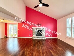 5720 Thornbriar Ln in Fort Wayne, IN - Building Photo - Building Photo
