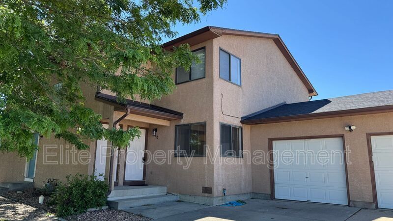 210 E Palmer Lake Dr in Pueblo West, CO - Building Photo