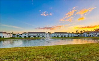 15330 Wildflower Cir in Naples, FL - Foto de edificio - Building Photo