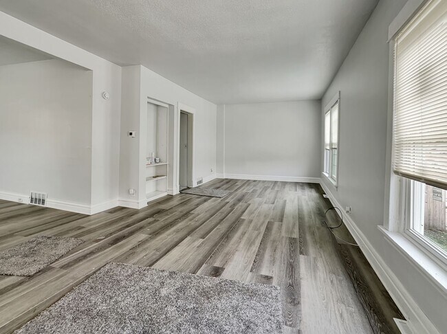 1068 Godfrey Ave SW in Grand Rapids, MI - Building Photo - Building Photo