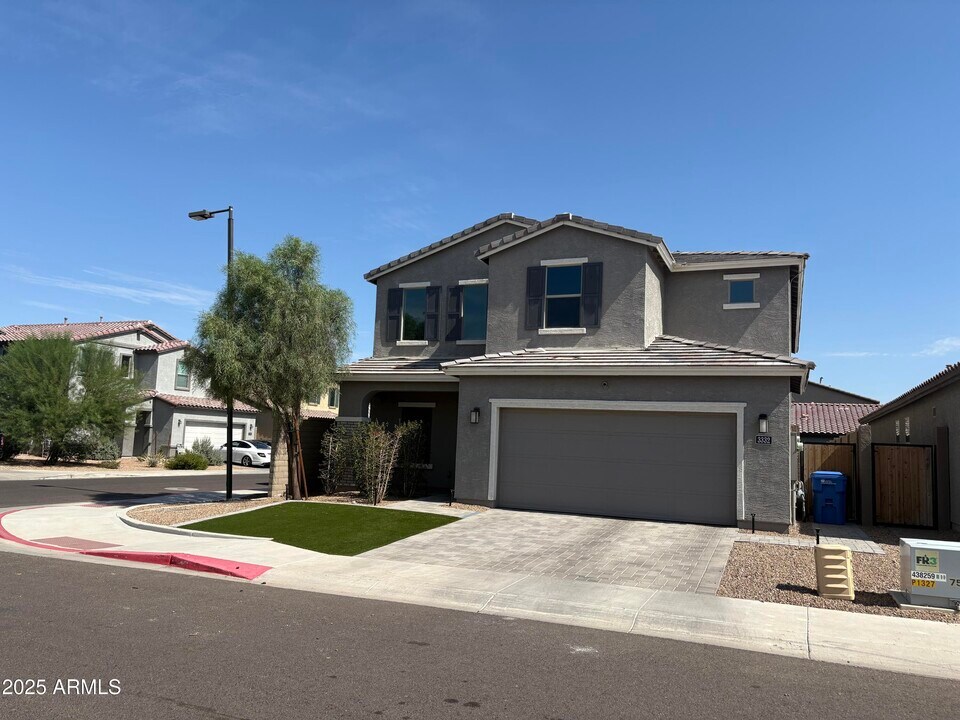3332 W Dunbar Dr in Phoenix, AZ - Building Photo