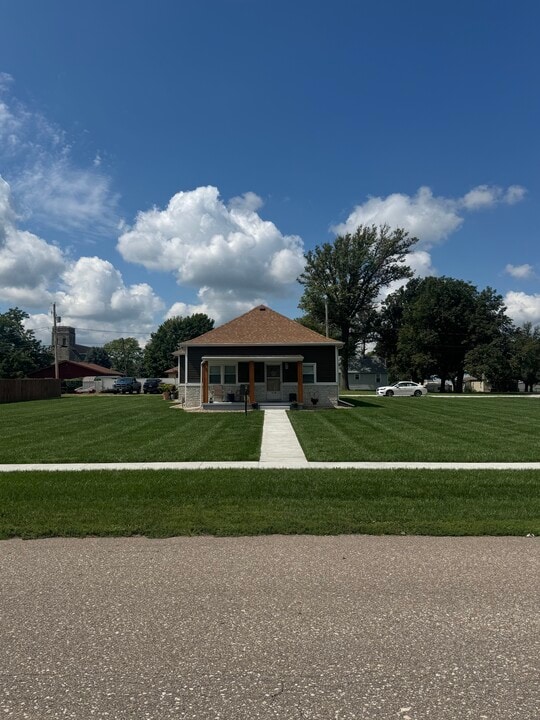 208 Colorado St in Murdock, NE - Building Photo